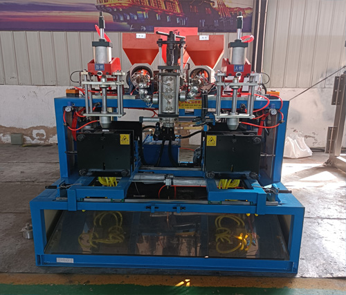 35、半自動55型高阻隔吹塑機1.jpg